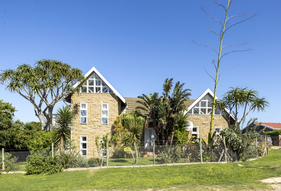 4 Bedroom Property for Sale in Forest Downs Eastern Cape